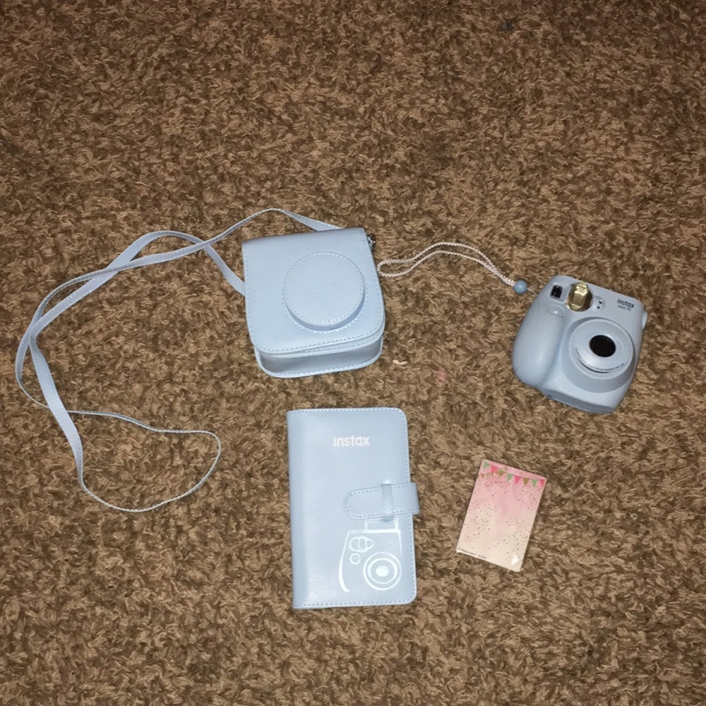 INSTAX MINI 7s POLAROID